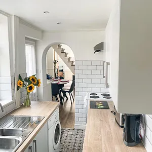  Holiday home The Racecourse - Quaint Victorian With Free Parking United Kingdom
